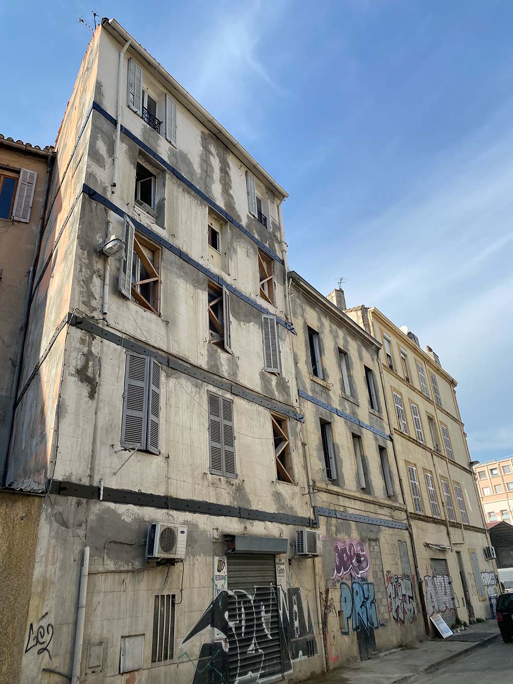 Travaux de confortement sur deux immeubles mitoyens en arrêté de péril dans le centre-ville de Marseille