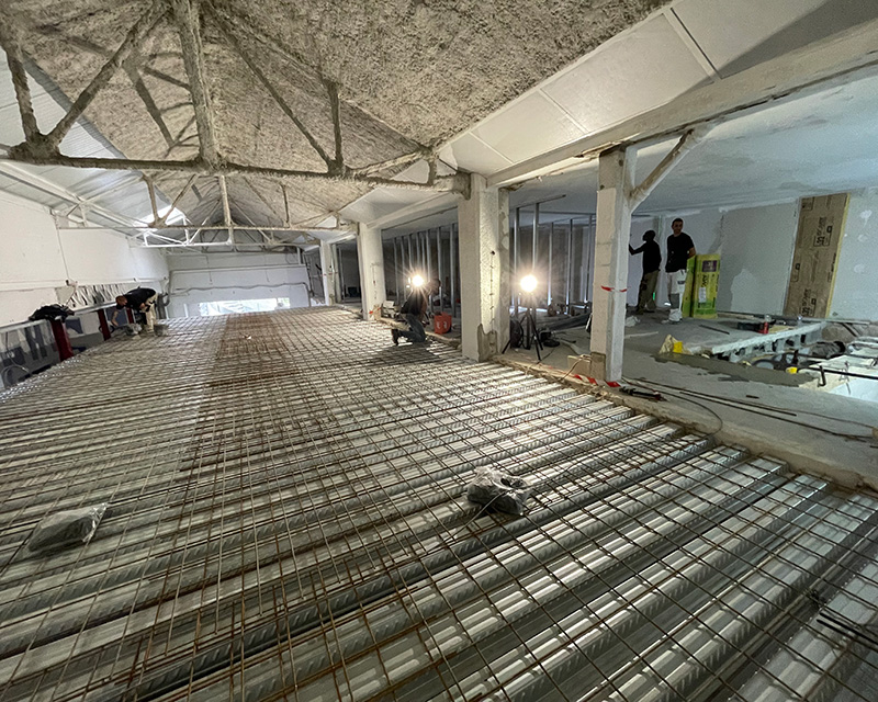 création de plancher collaborant dans une usine à Marseille