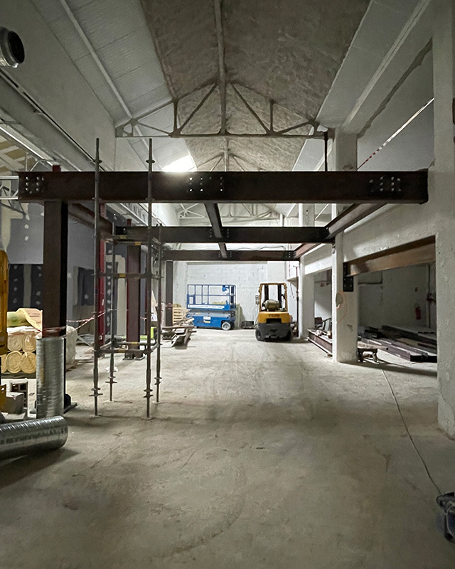 Travaux de gros œuvre et installation de structure métallique dans les ateliers du Lycée de “Formation & Métier” à Marseilles